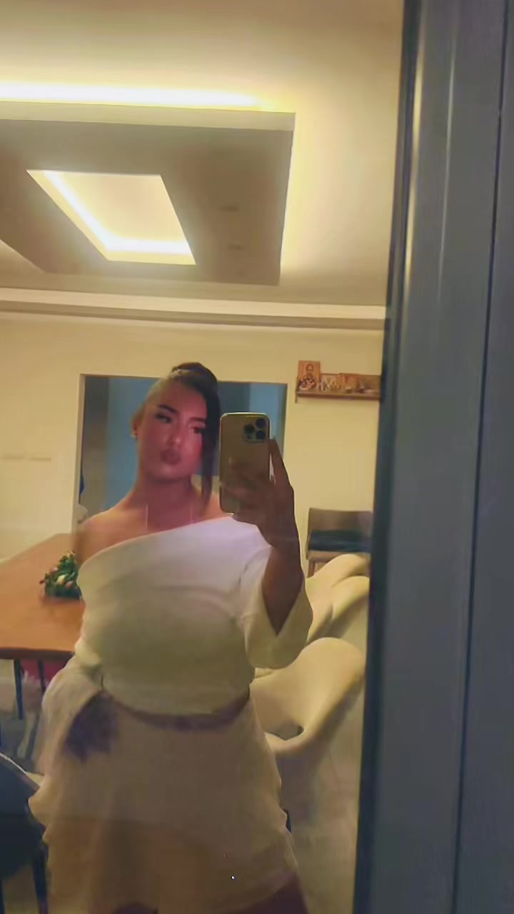 @𝐚𝐧𝐭𝐨𝐧𝐢𝐧𝐚