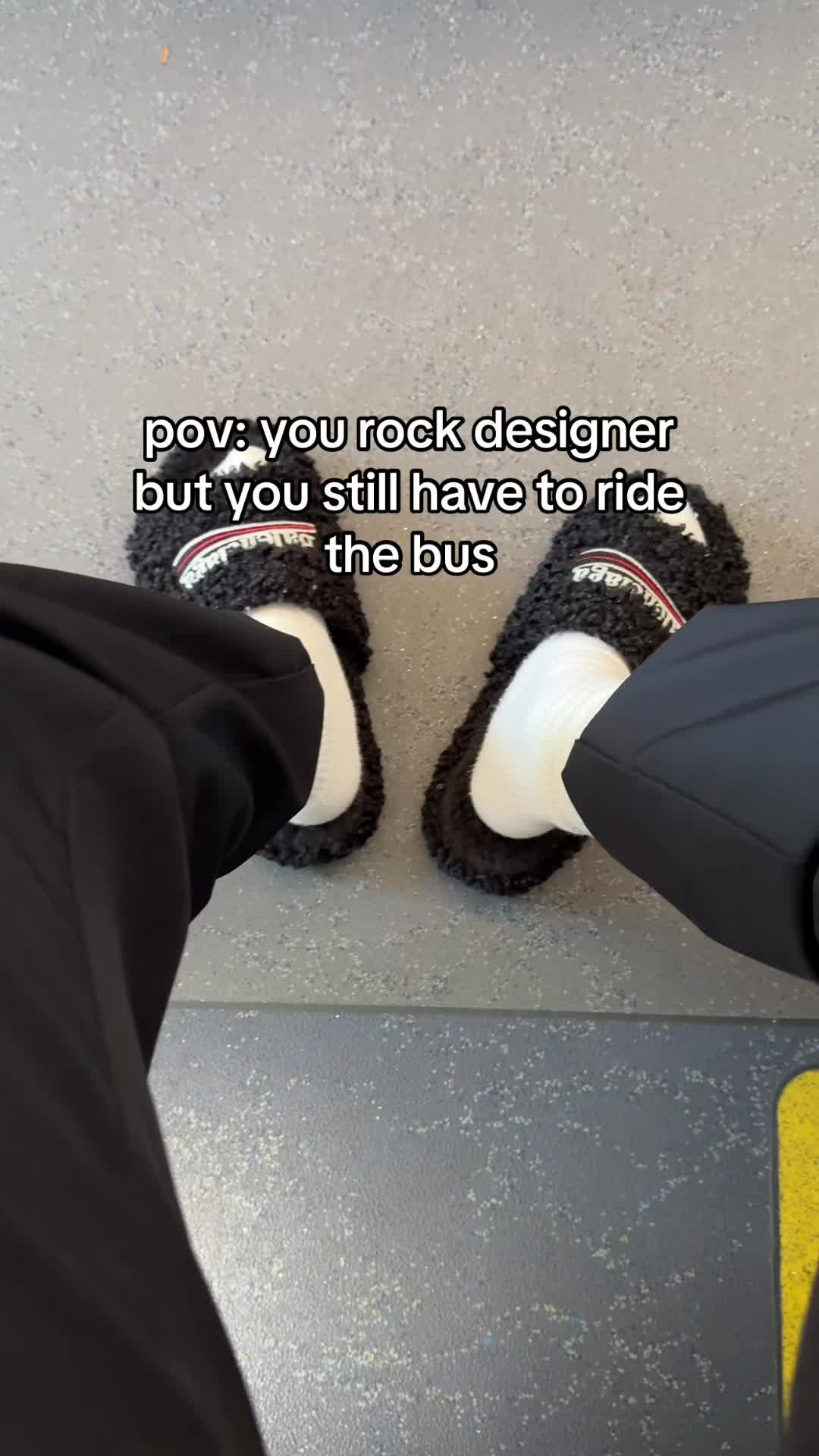 @⃟