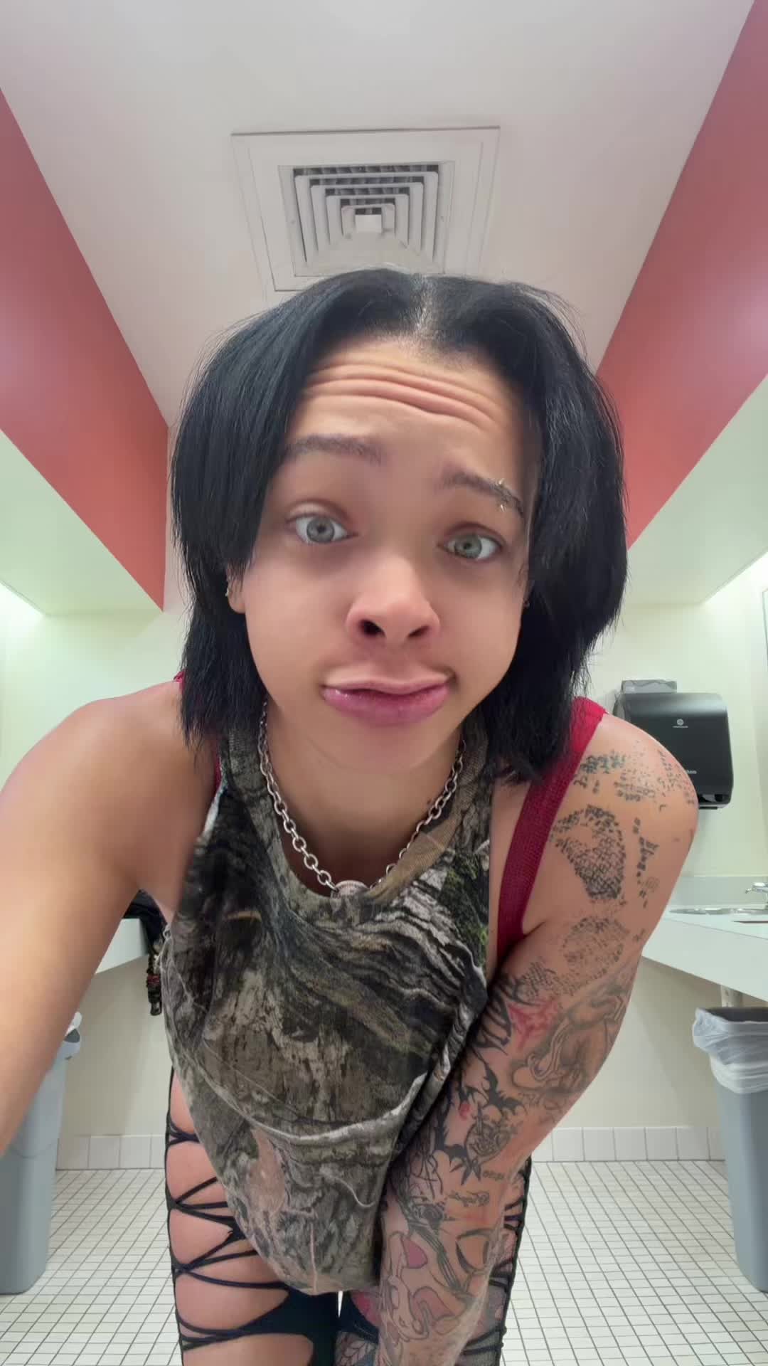 @Navadaqueen