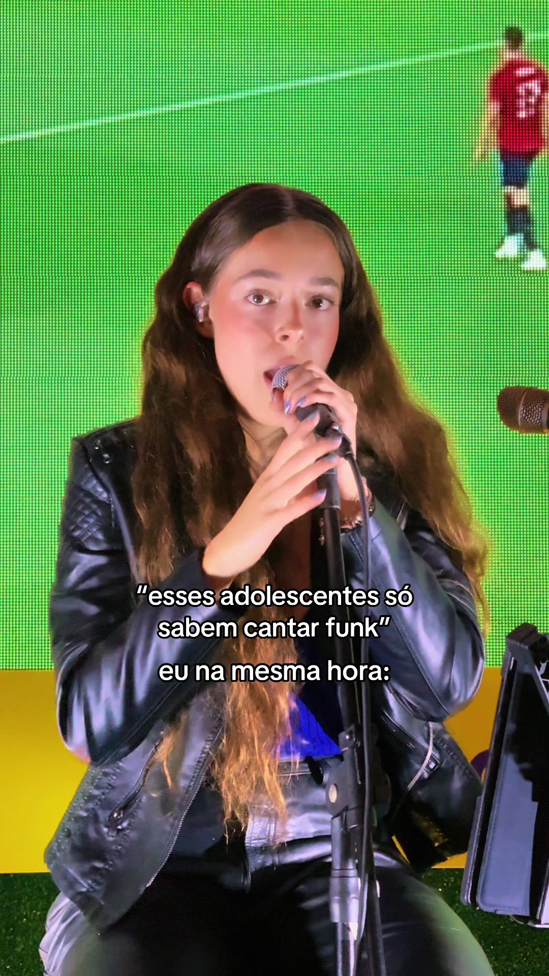 @Julia Andrade