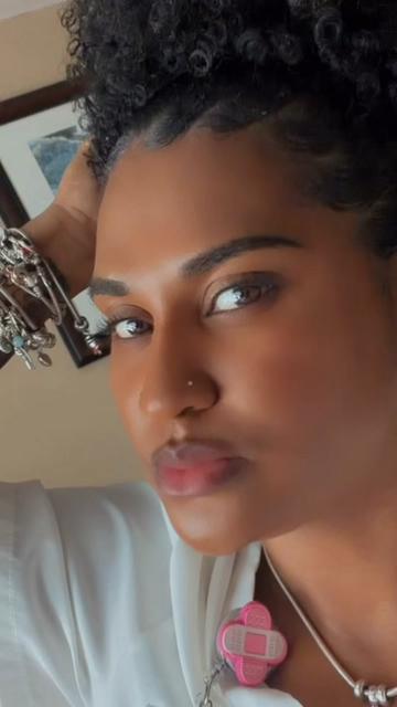 @carly Correia official 🎵🎵🎵