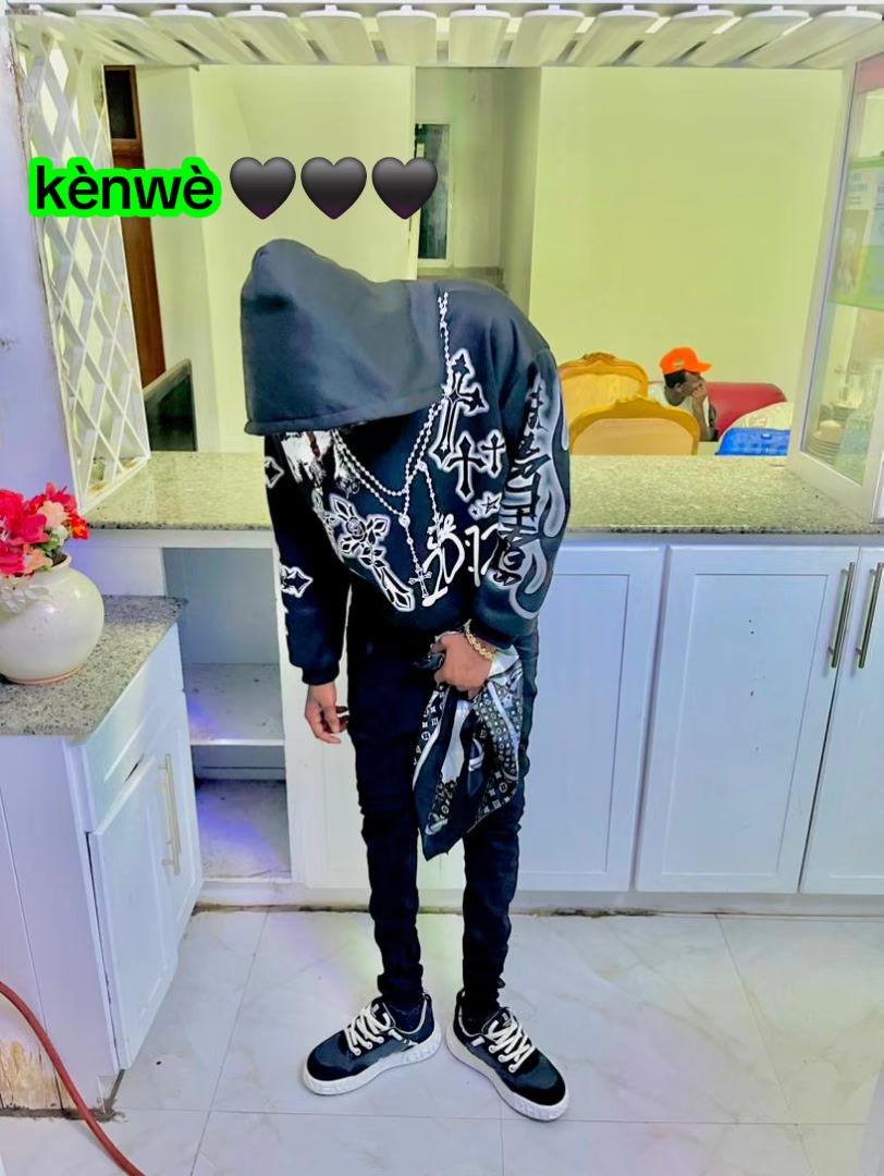 @Komisè🖤🖤🖤🖤🖤