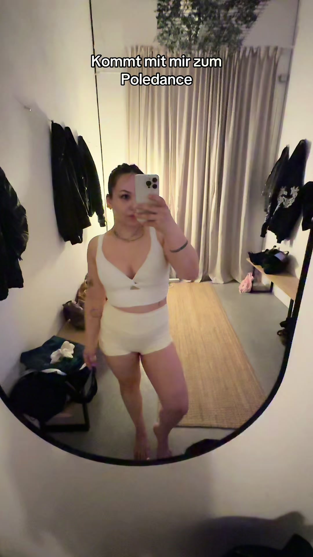 @laurassoberlife