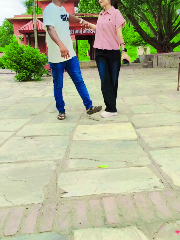 @Dinesh_Deewana_1