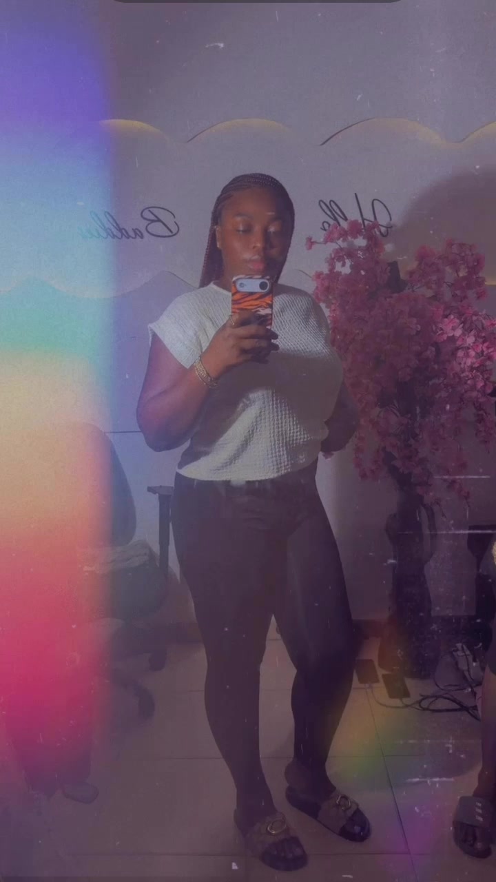 @Eyinju_Oluwa🖤