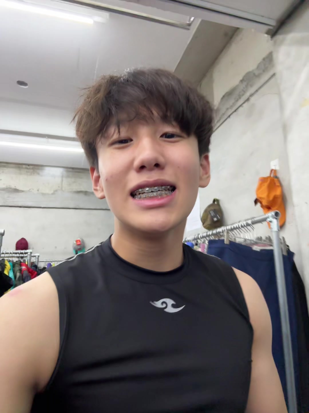 @황우현