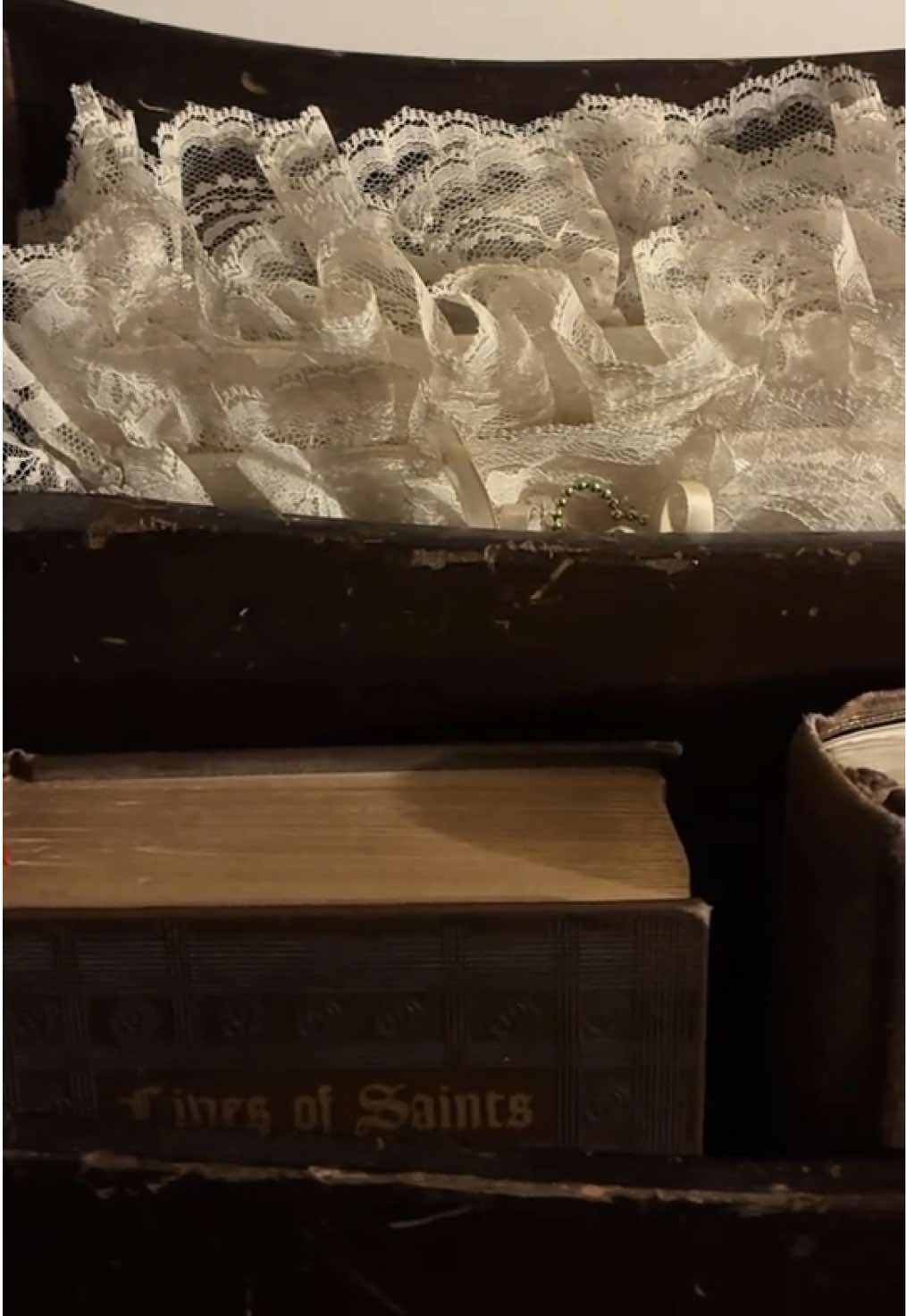 @laceandhauntedrosaries