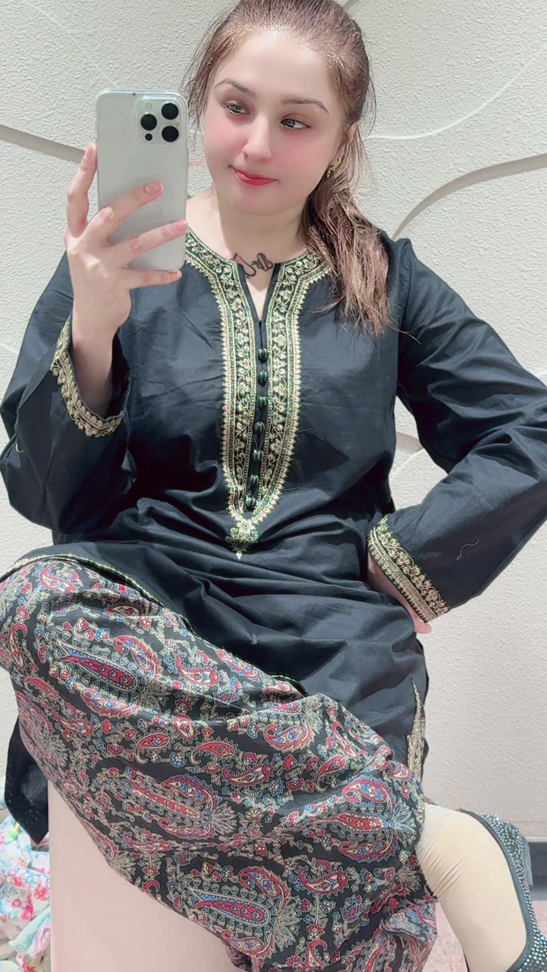 @zarosha_khan