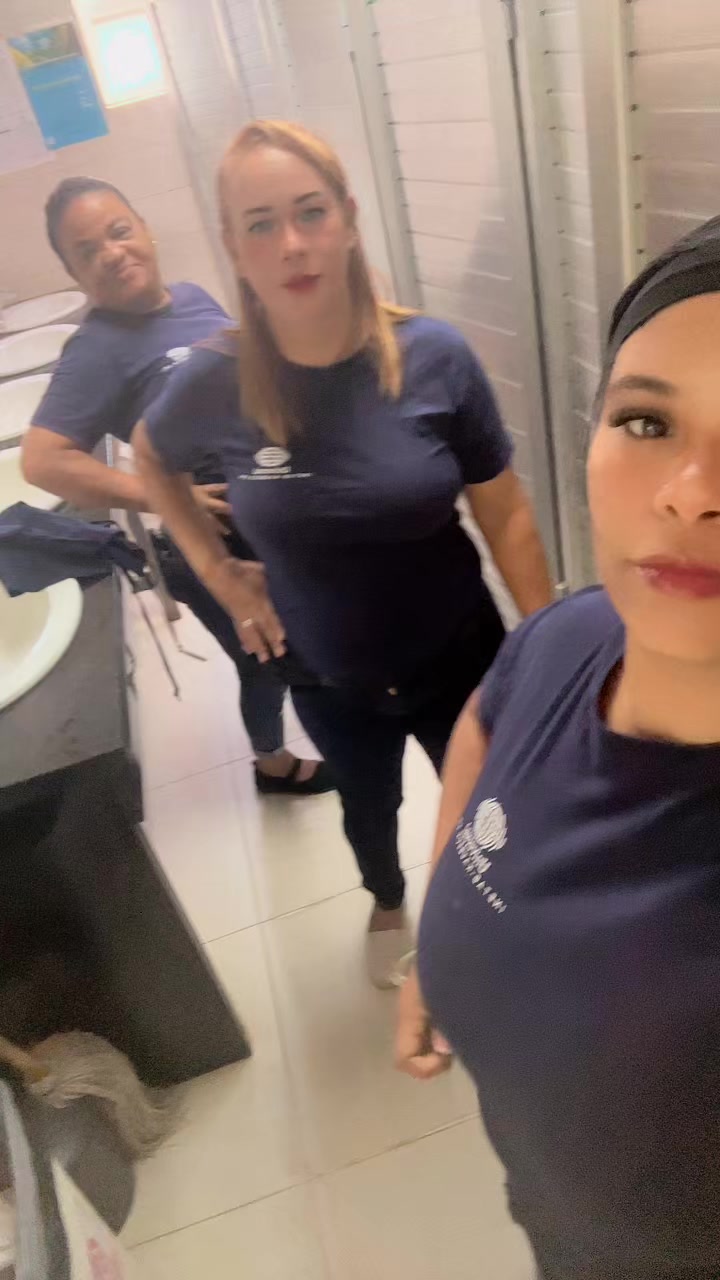 @Elizabeth Arias