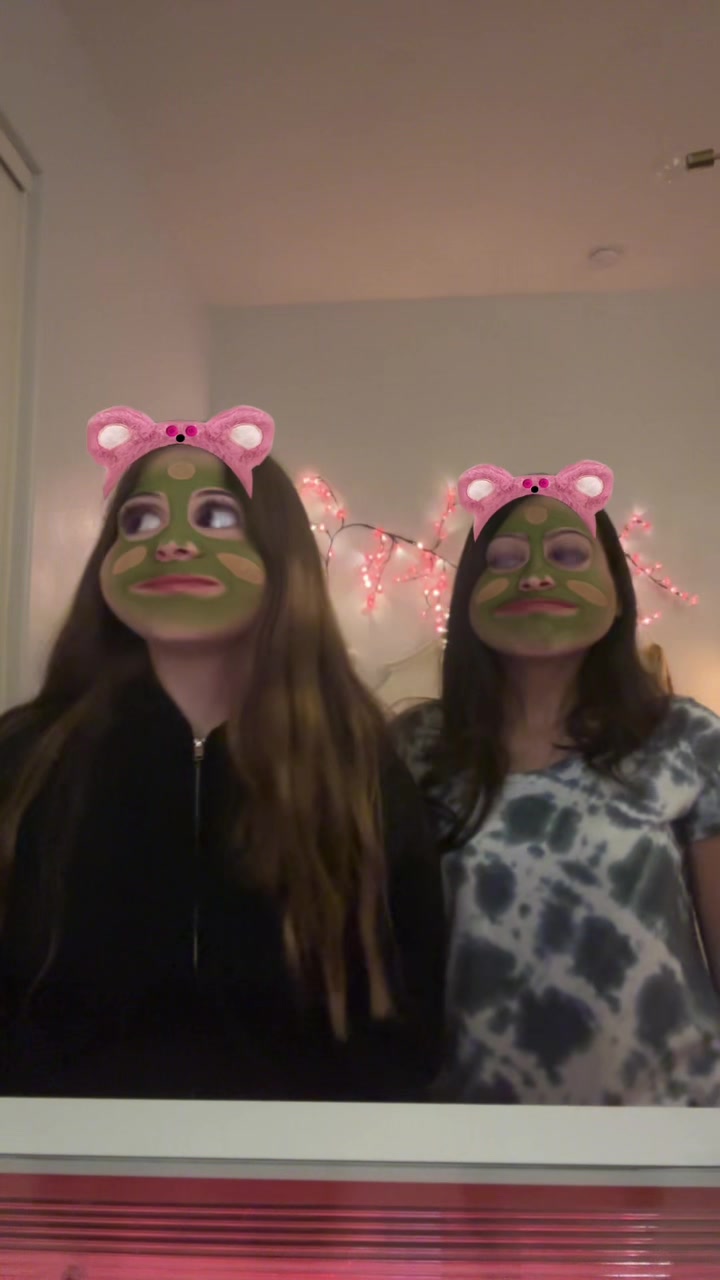 @Sophꨄ