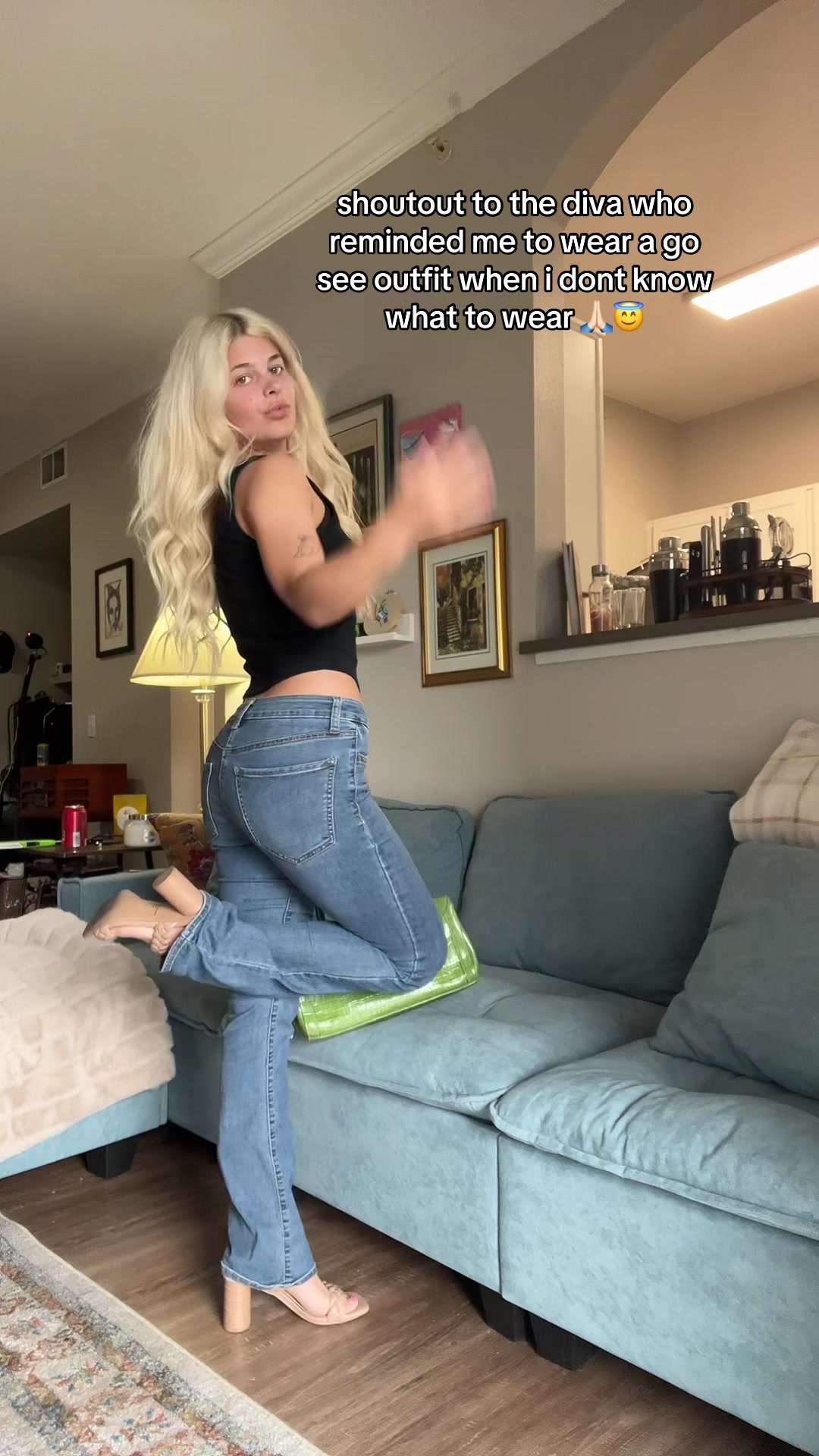 @L E A H ☀️