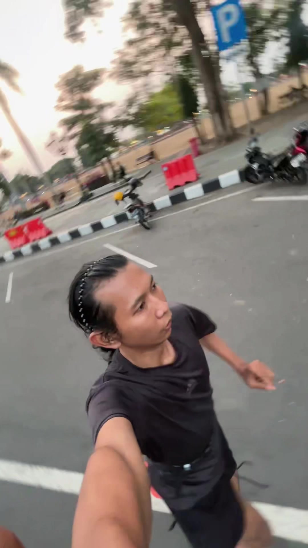 @Mbak Sari || Cucuk Lampah