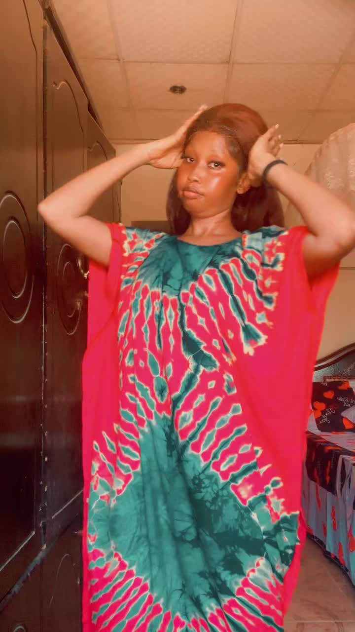 @Queena_manu