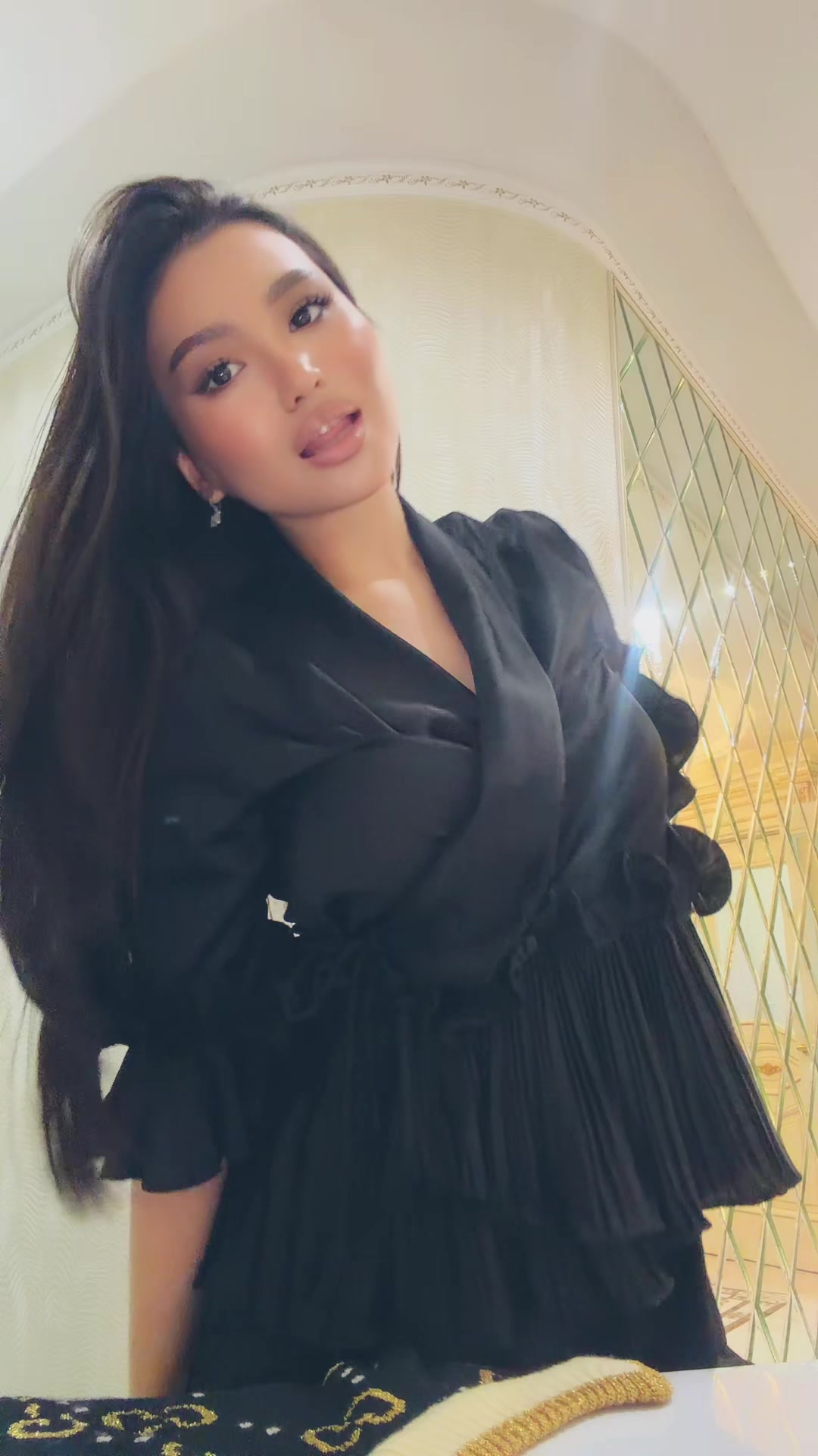@77zhuldyzai