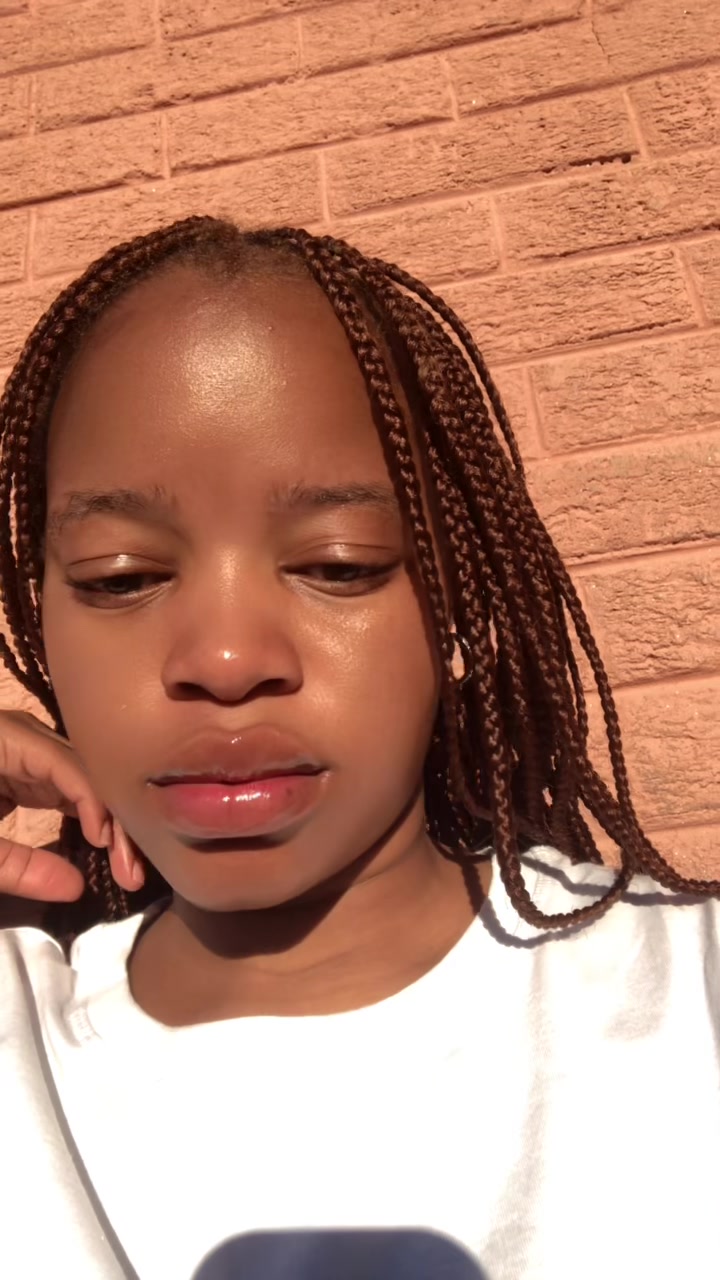 @MphoMokoena