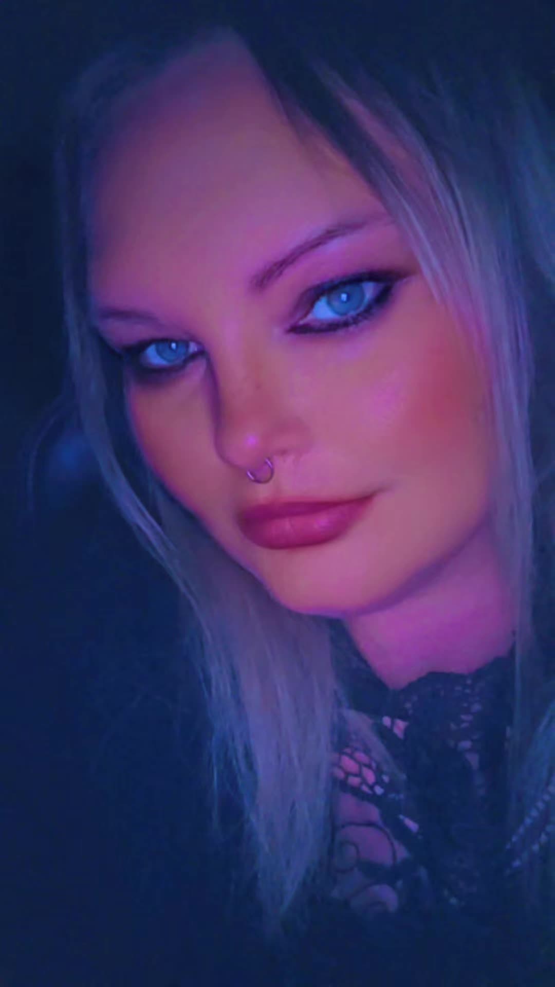 @Glow by Nikki
