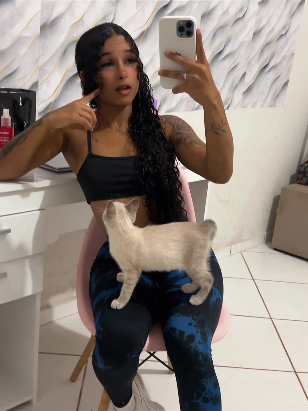 @00_laylinhaa