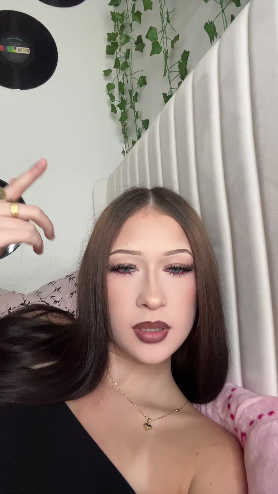 @👤