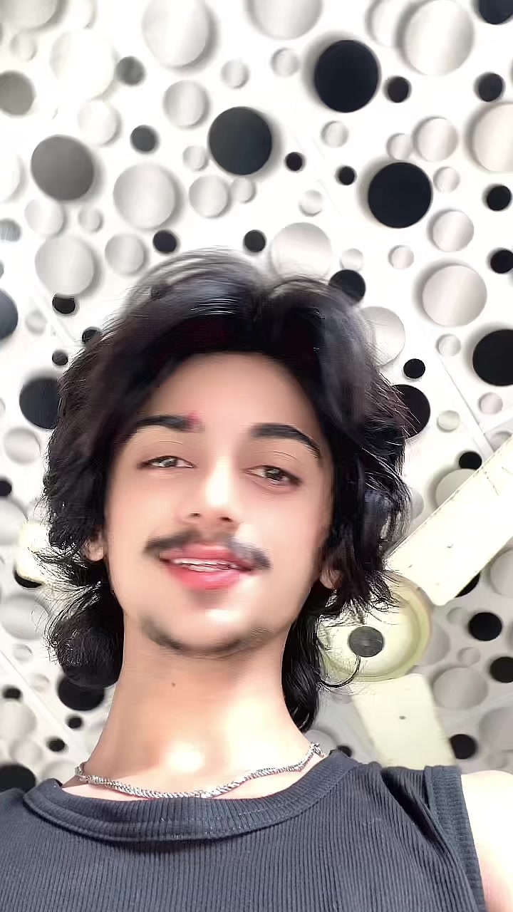 @MOoN🕶️🤏