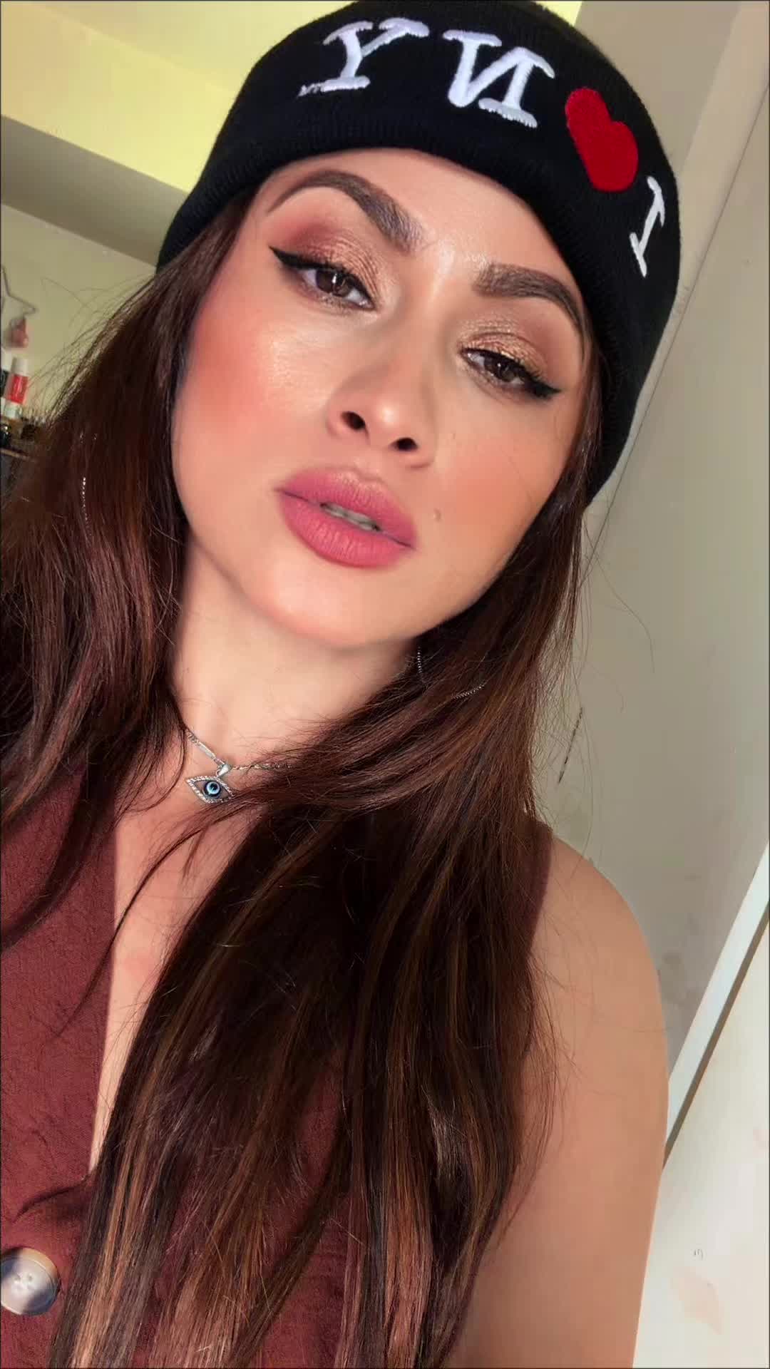 @Anahi