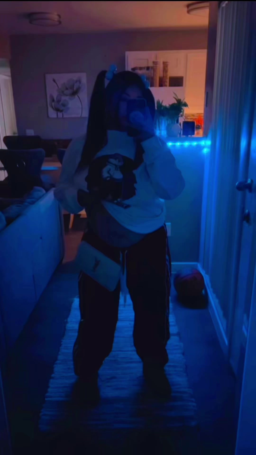 @_alondrahh_