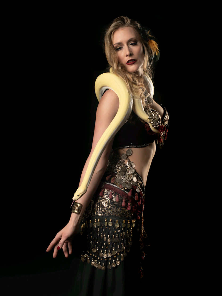 @LadyThorn_LadyLounge