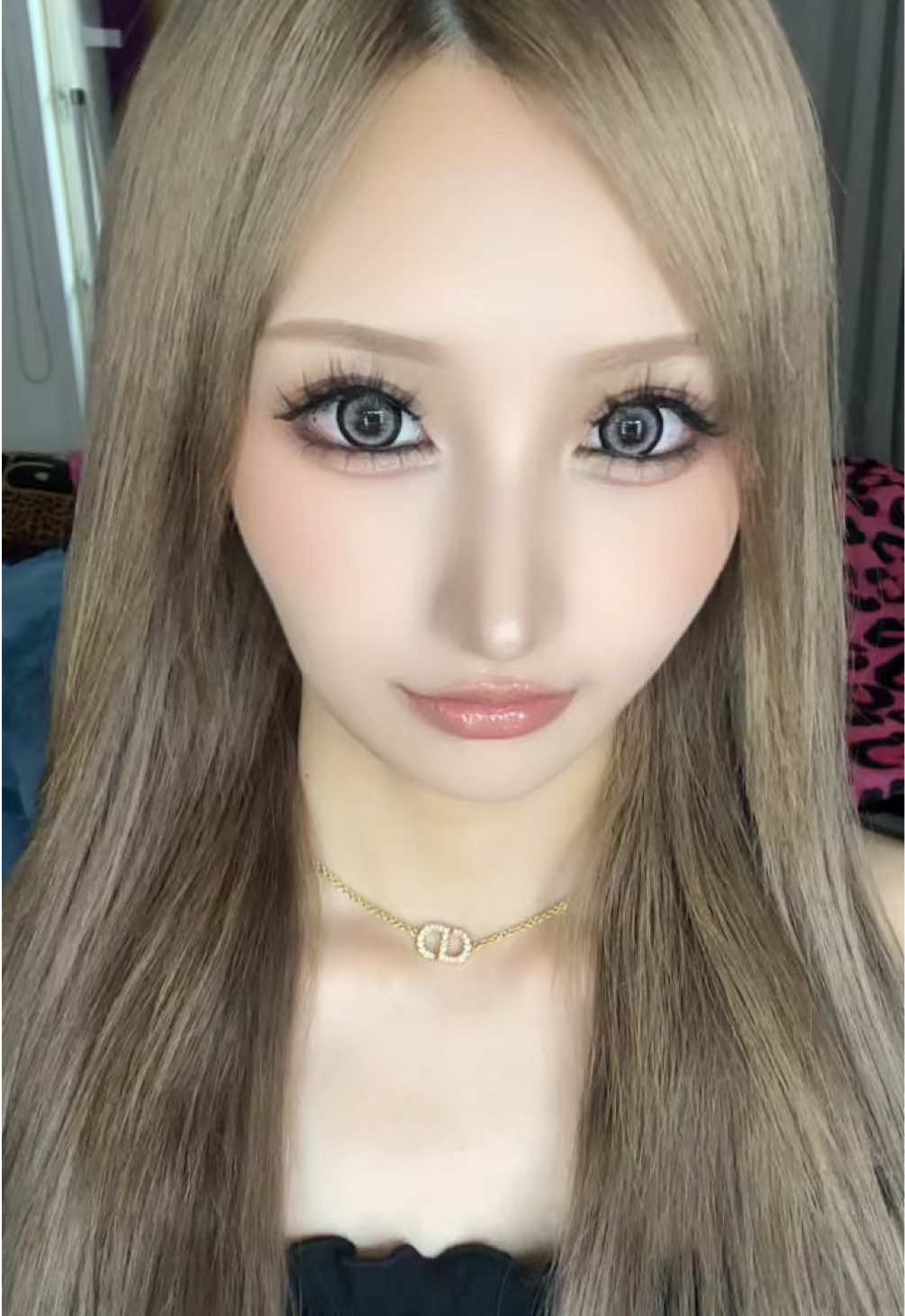 @ねおん
