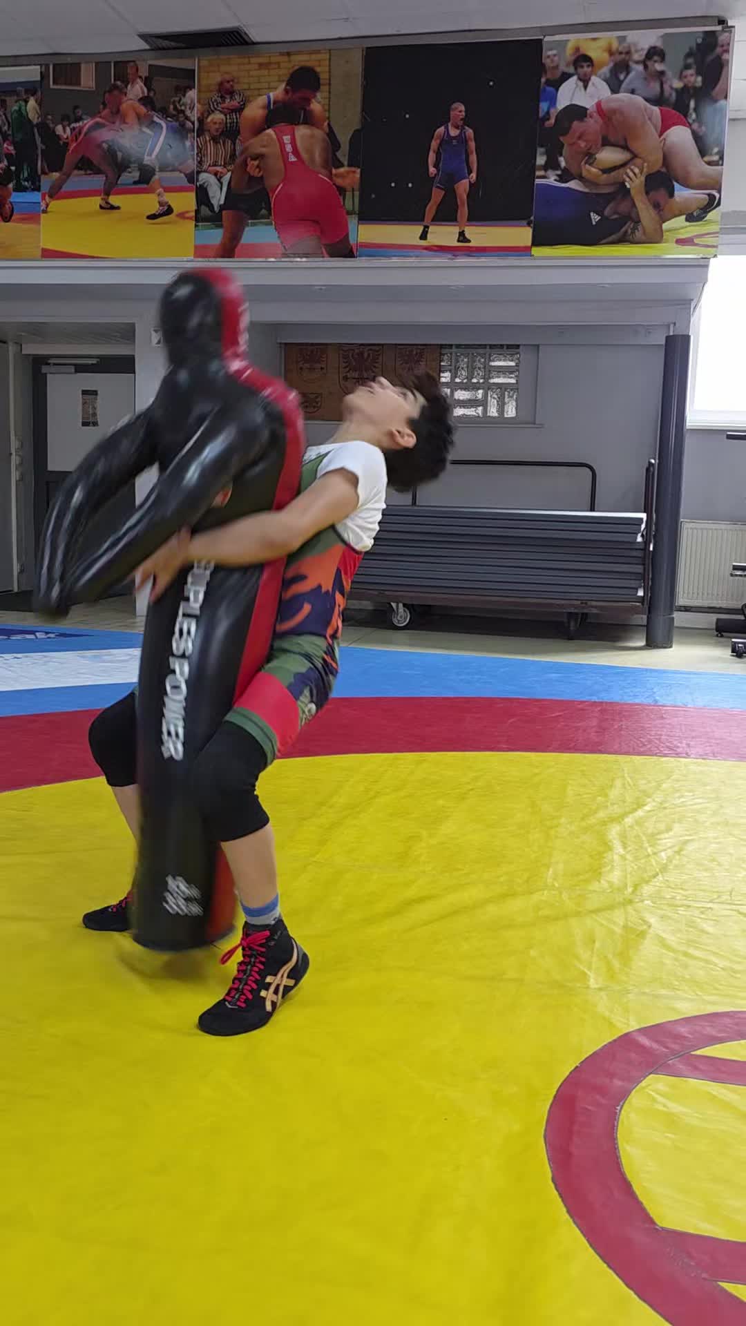 @World of Wrestling