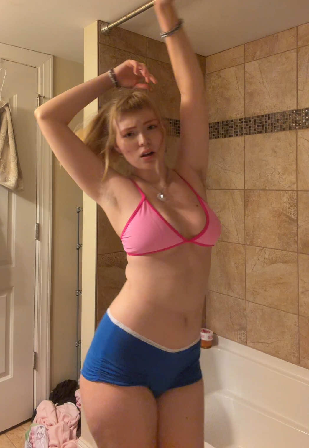 @CoolestLittleKitty 🎀