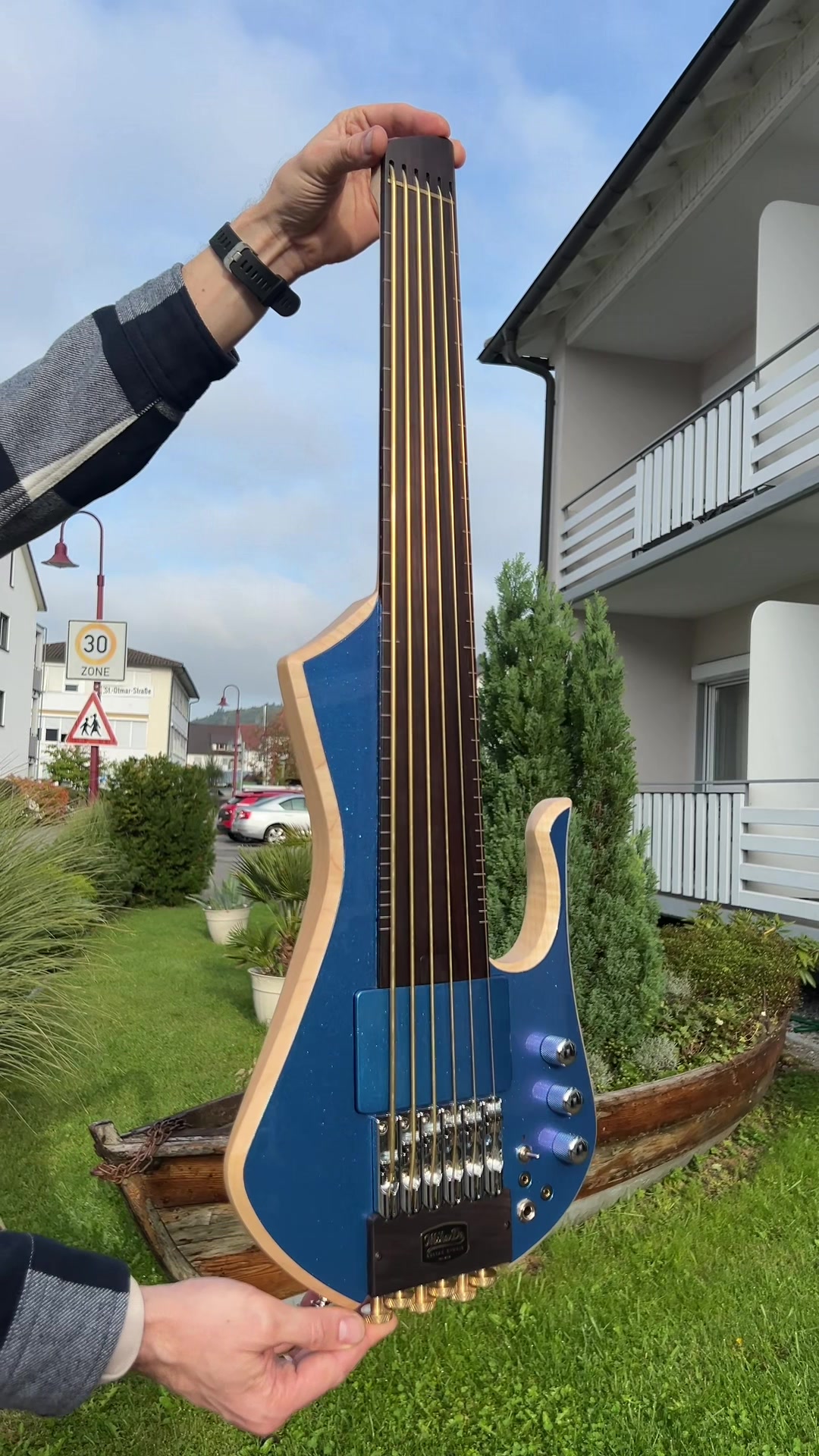 @FingyBass