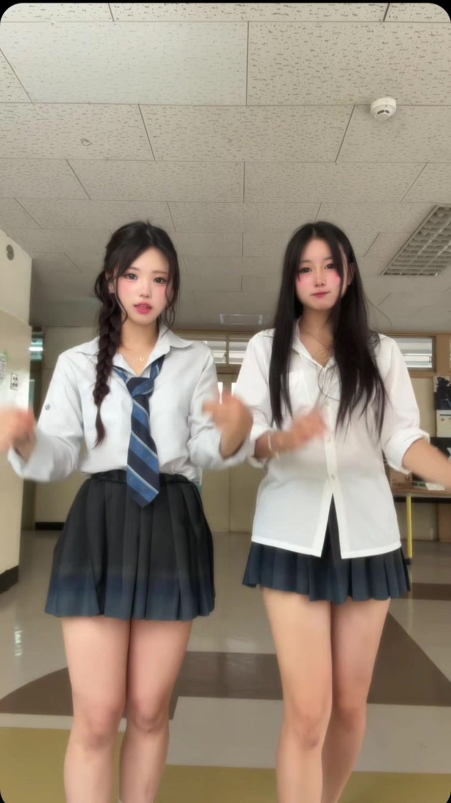 @ももにゃ
