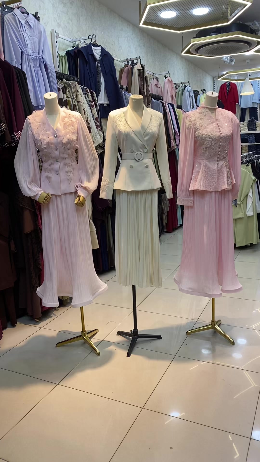 @شي نايس فاشن الخليل