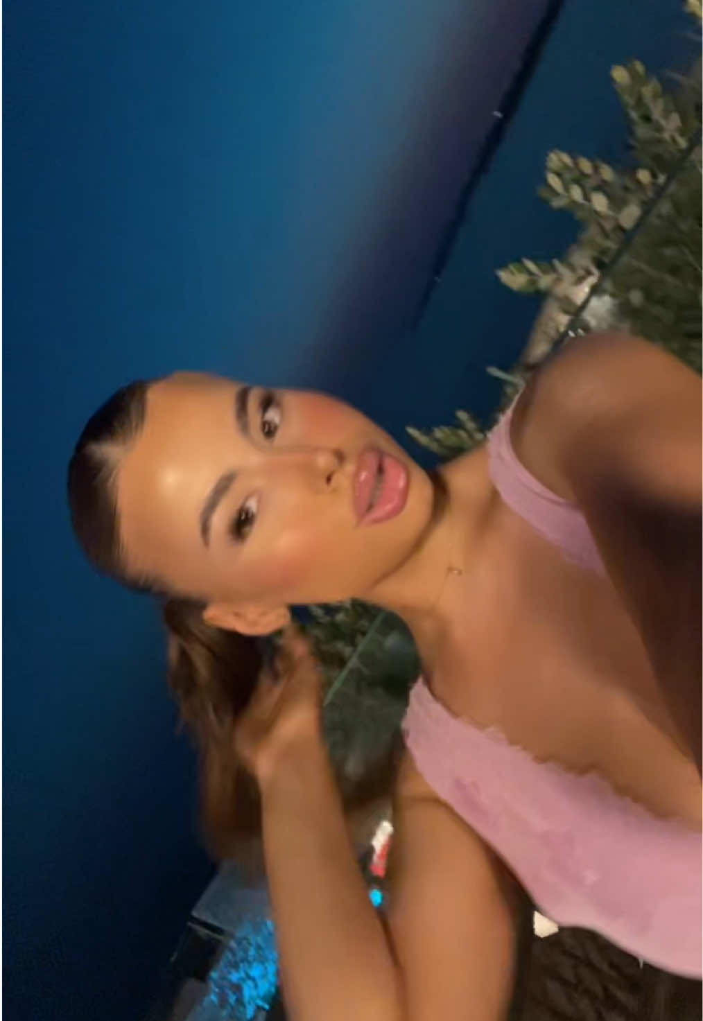 @Luna