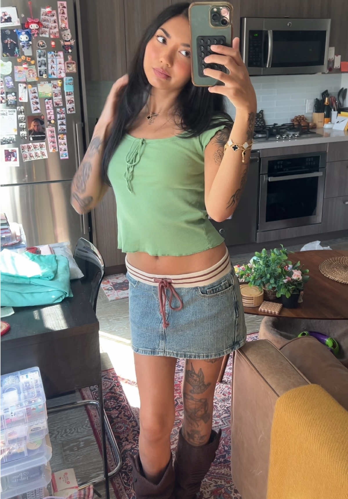 @LipBiteEmoji