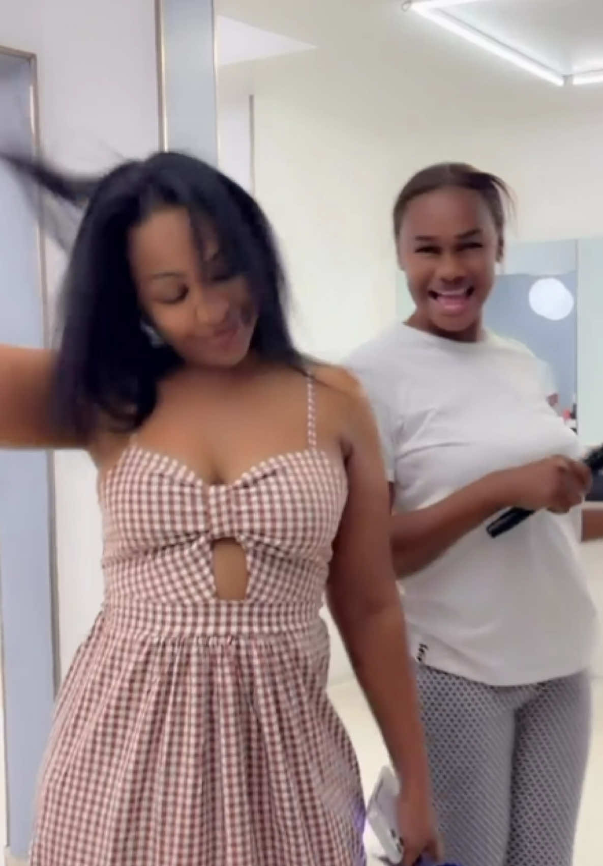 @Viviane Chidid