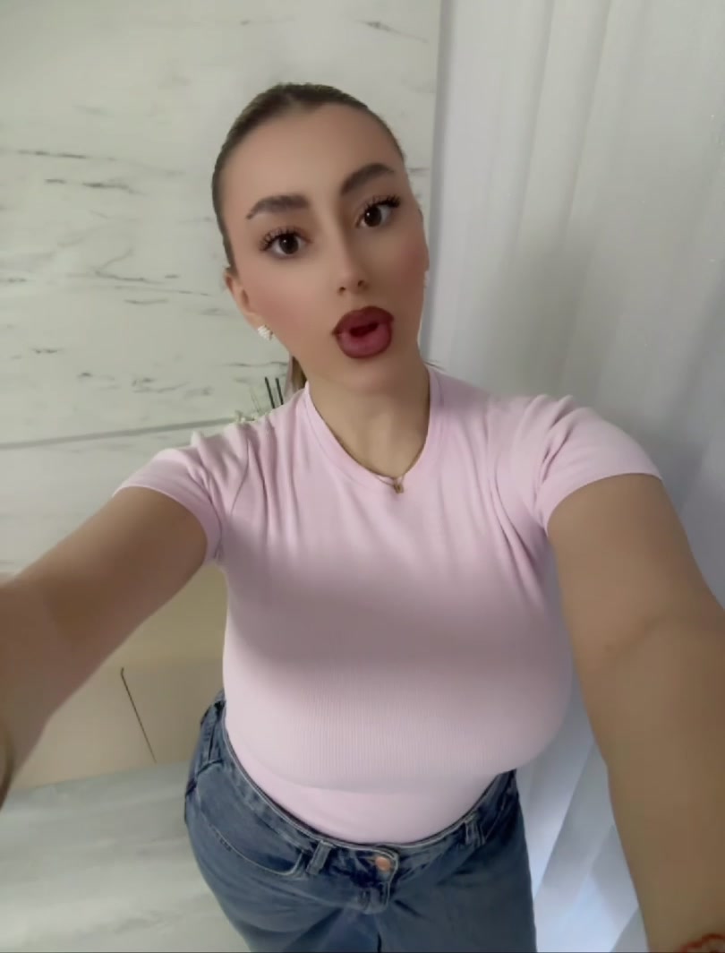 @𝐃𝐈𝐎𝐍𝐀 𝐇𝐀𝐉𝐑𝐈𝐙𝐈