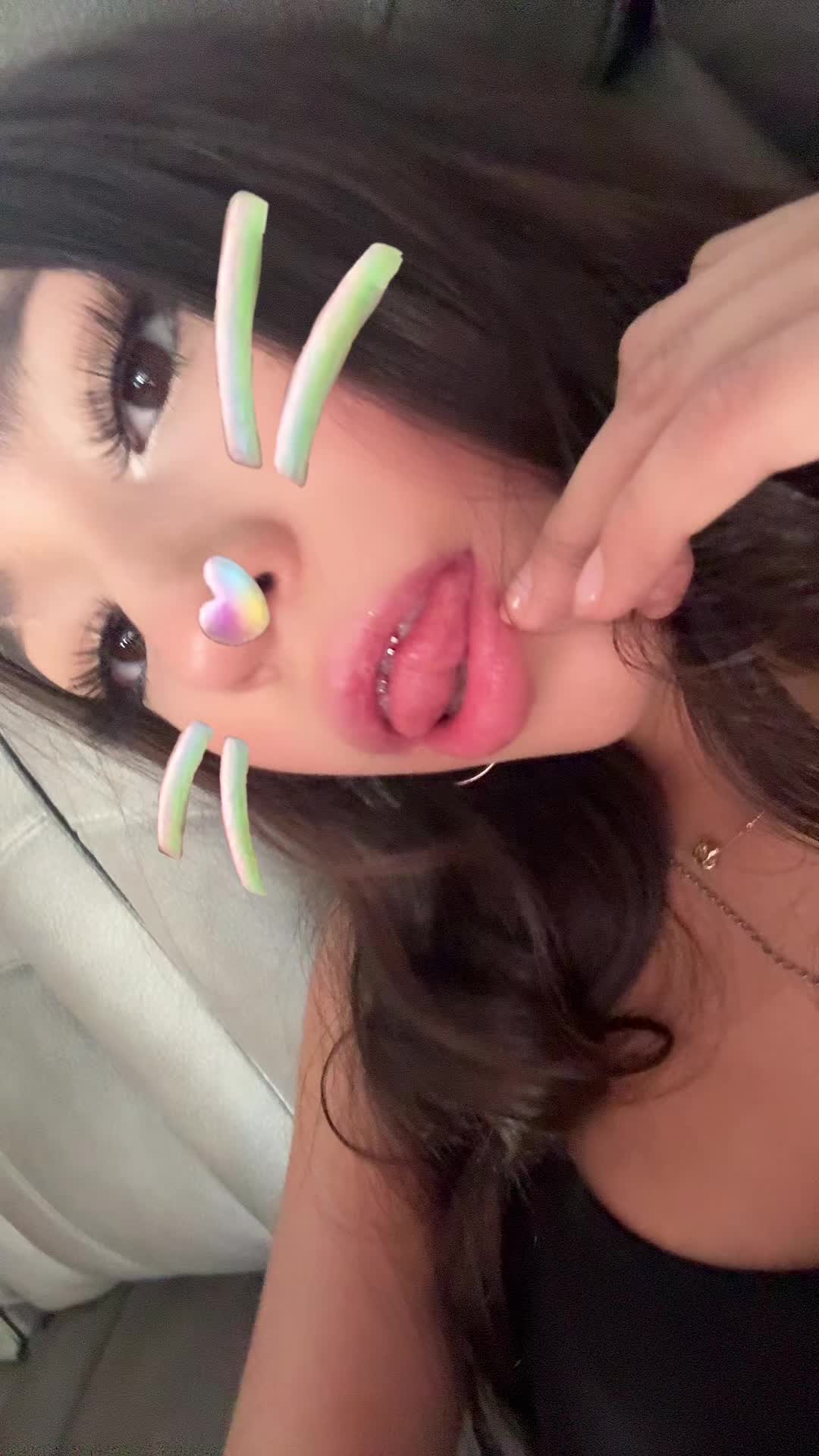 bre_nduh (@bre_nduh) - Urlebird