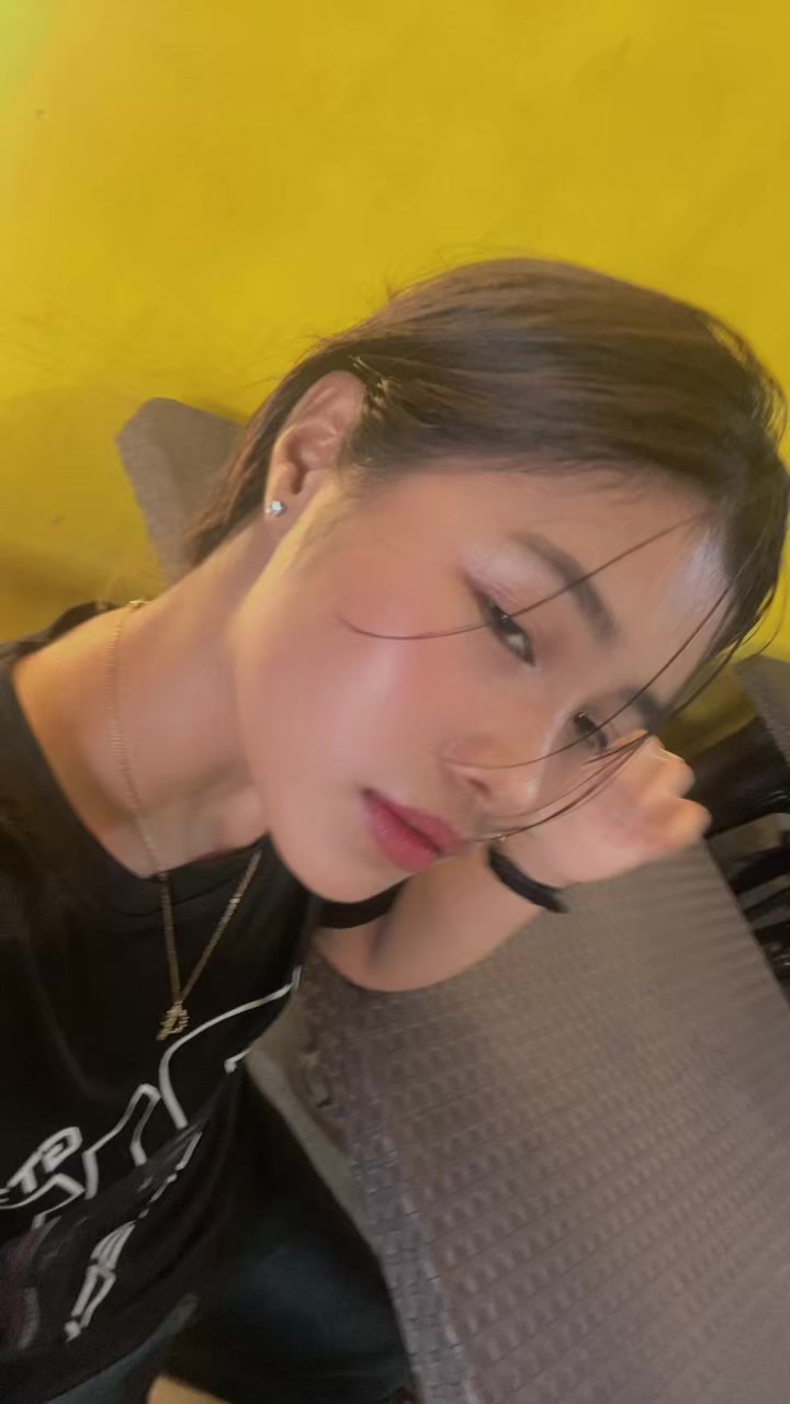 @aizanggii