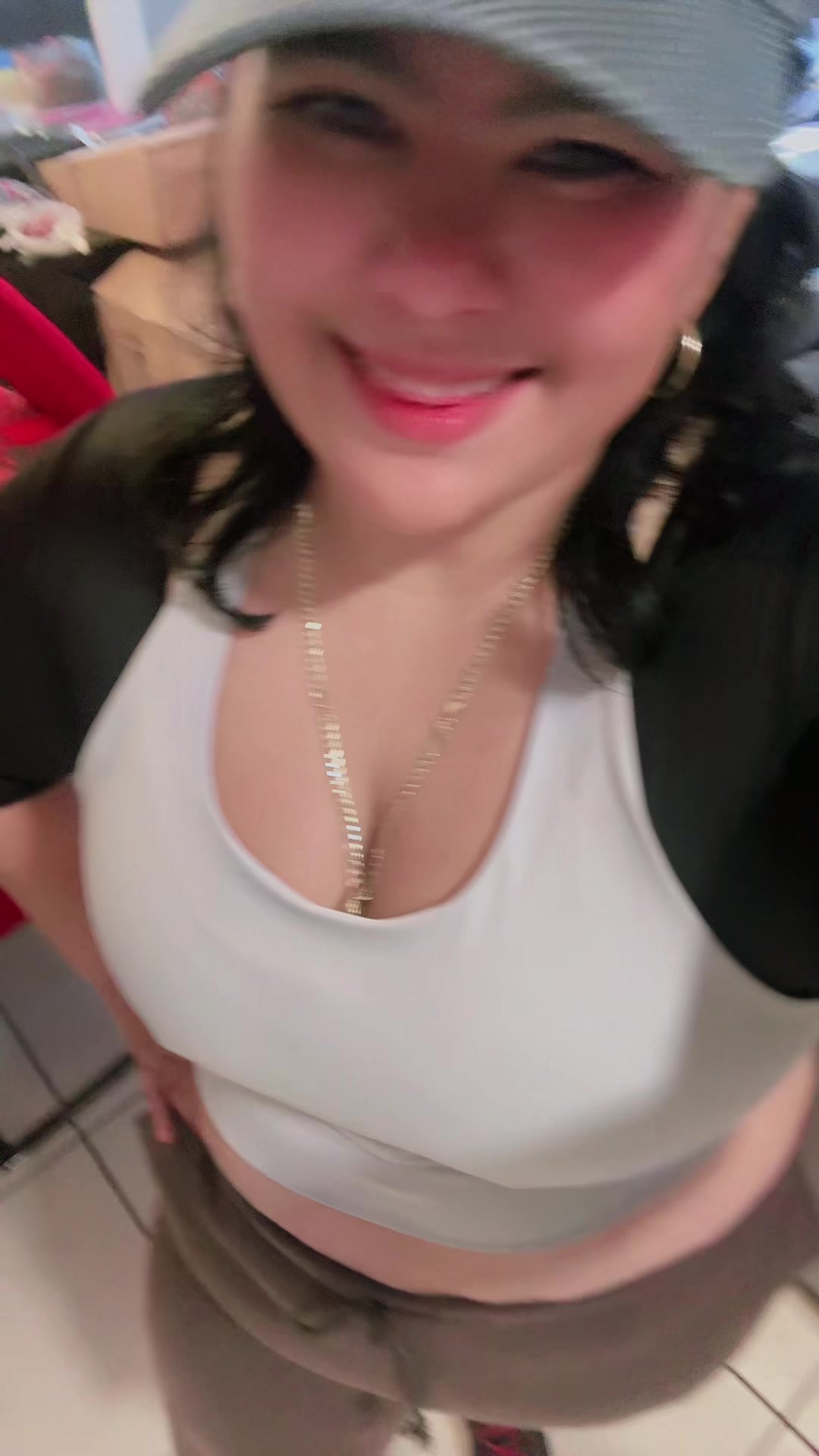 @Claudia Zuniga