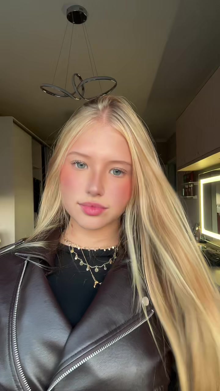 @😉