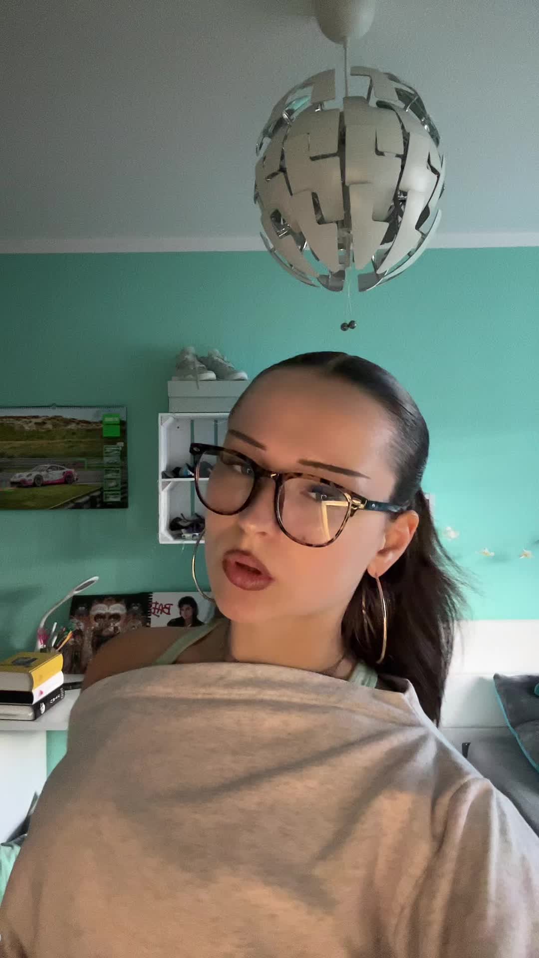 @vickyメ𝟶🏎️