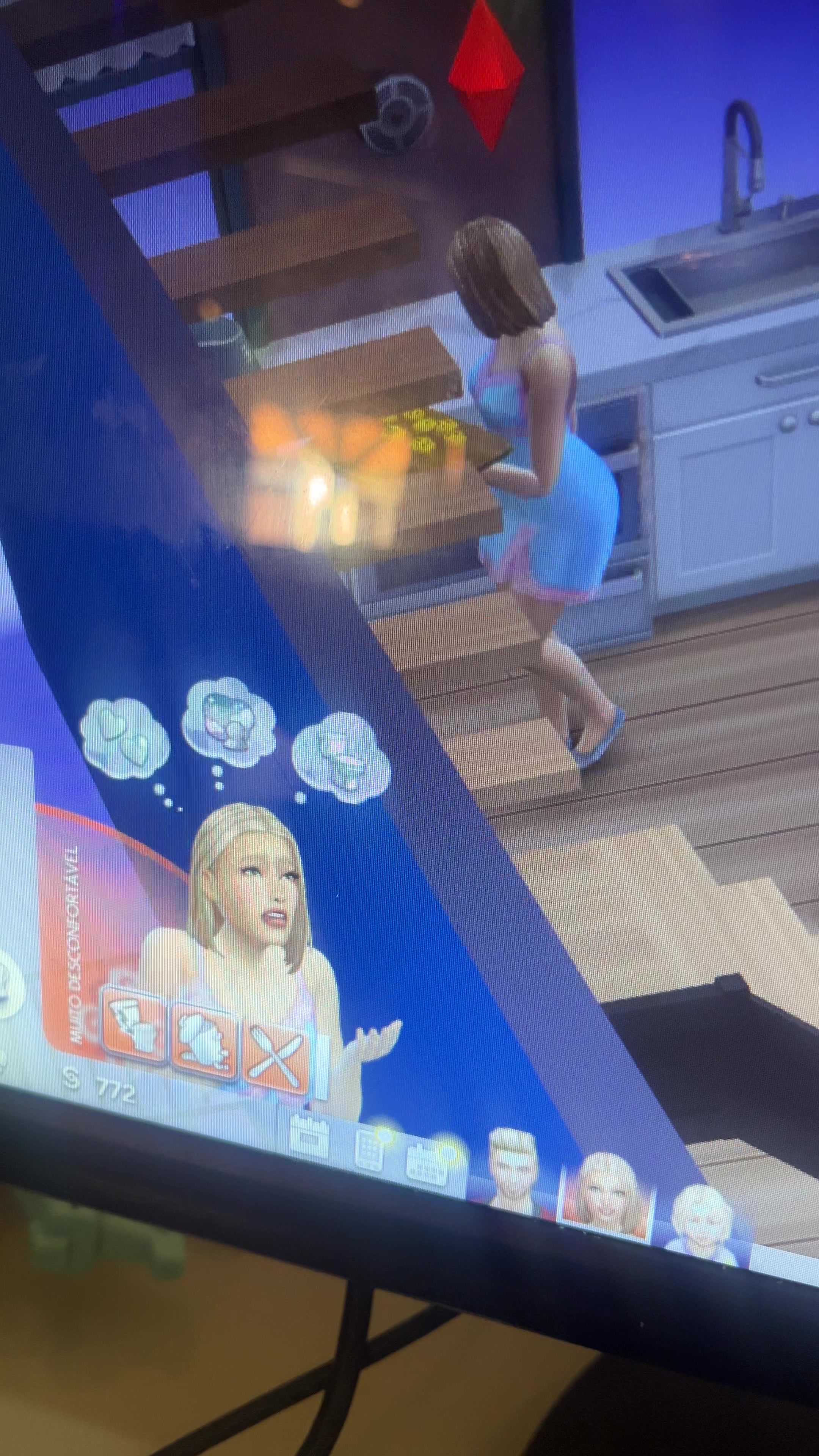 @Thais Sims