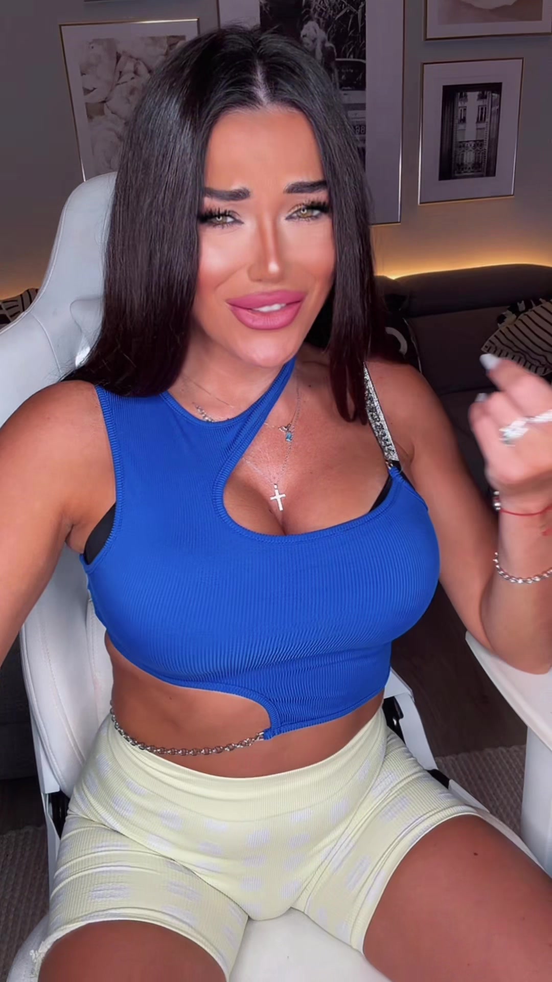 @Valentina