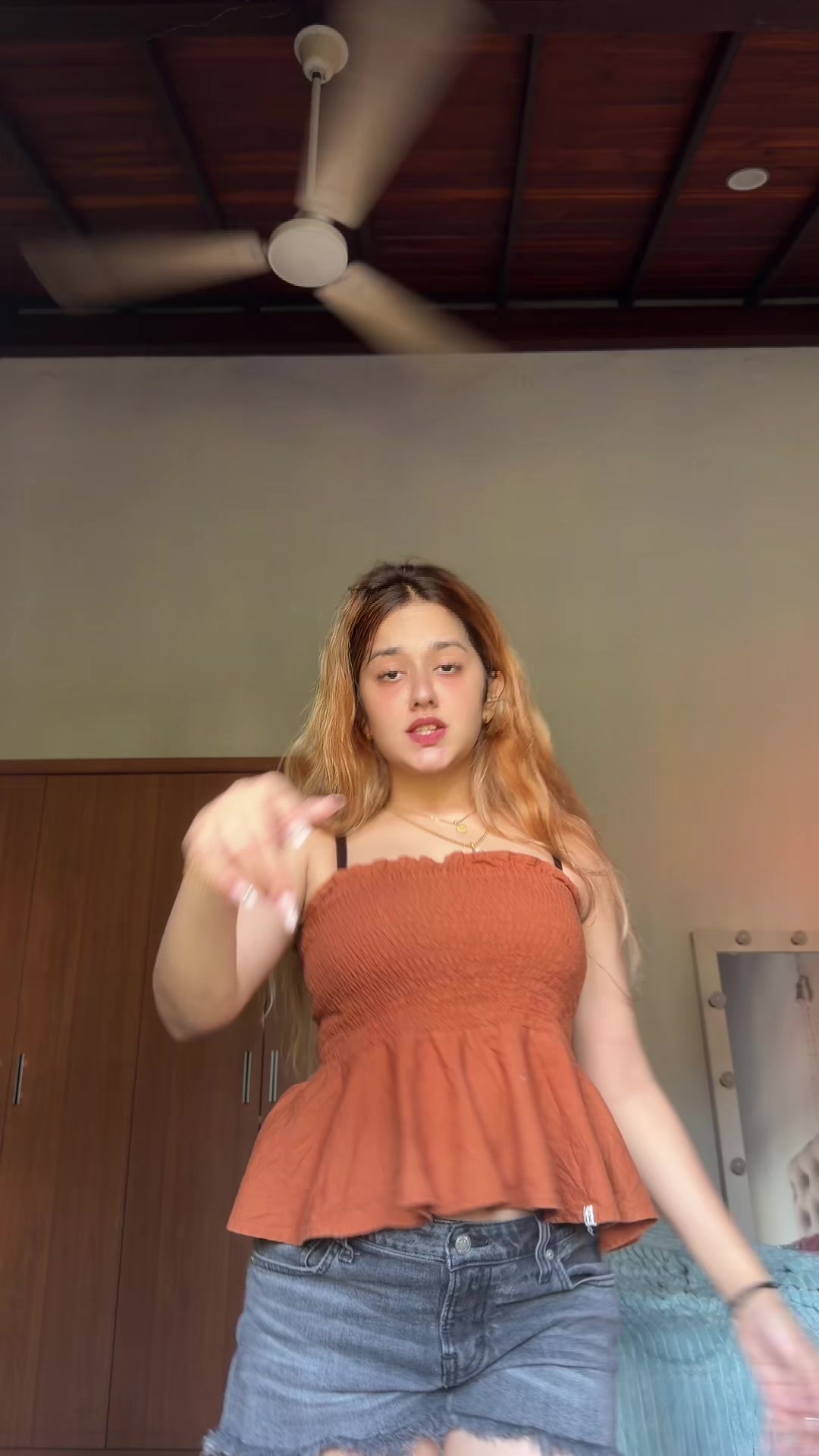 @davina