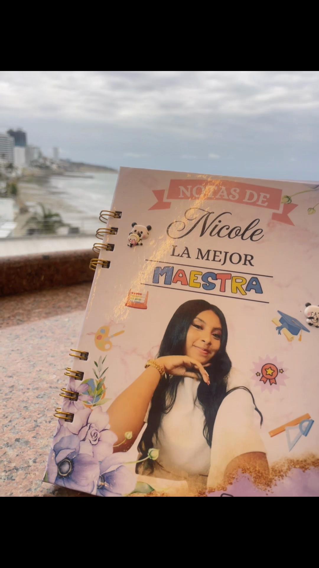 @Nicolelino
