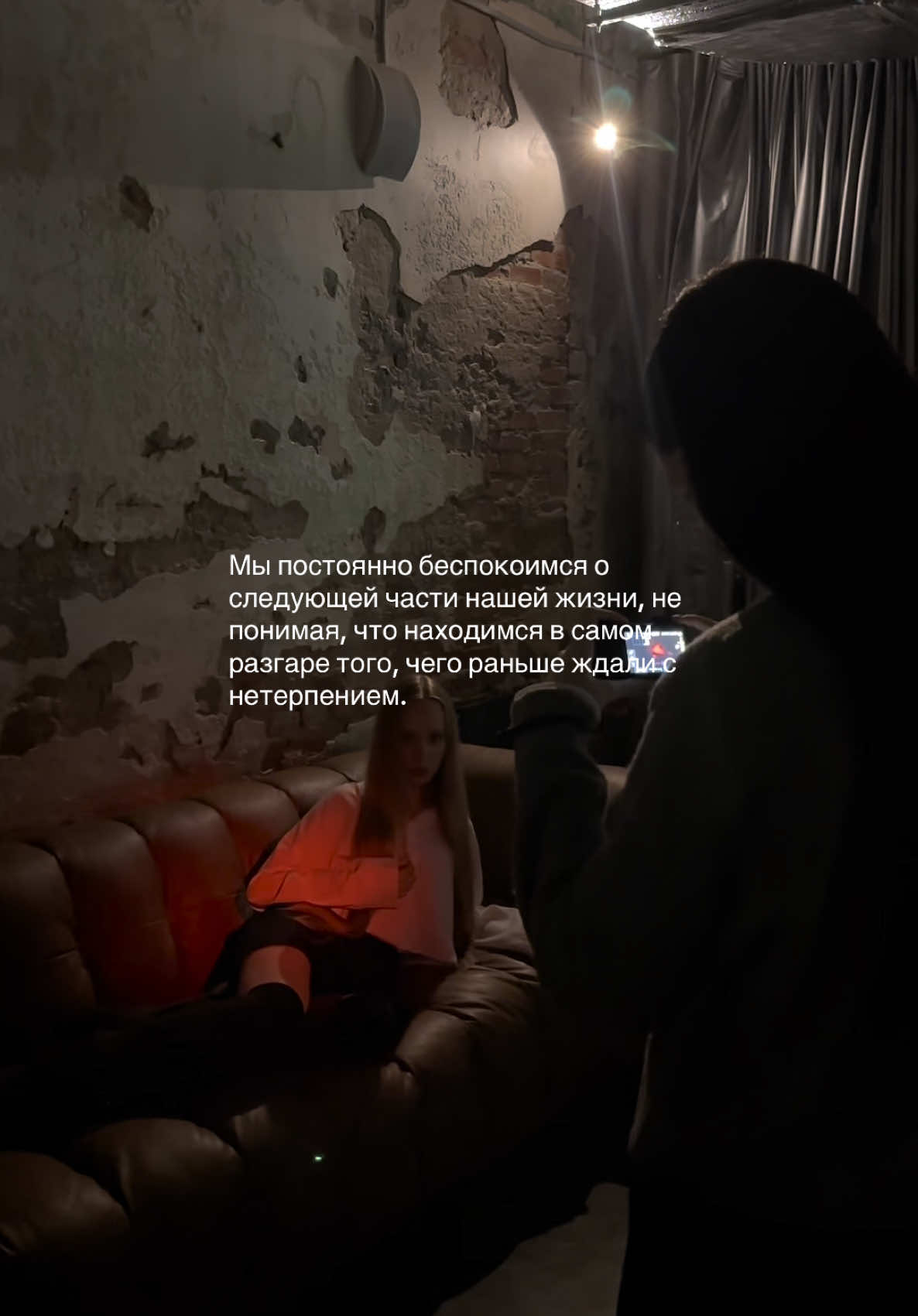 @𝒟.