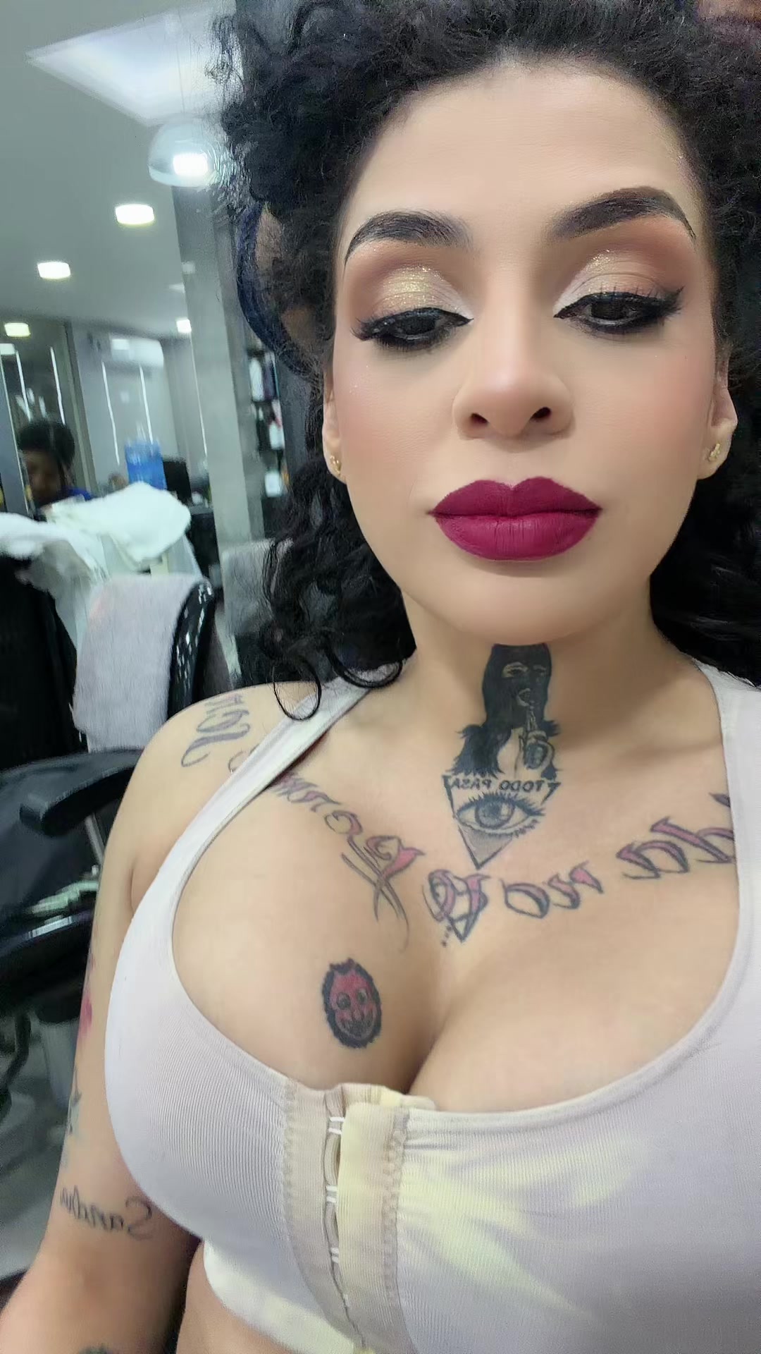 @triniLabombaLatina