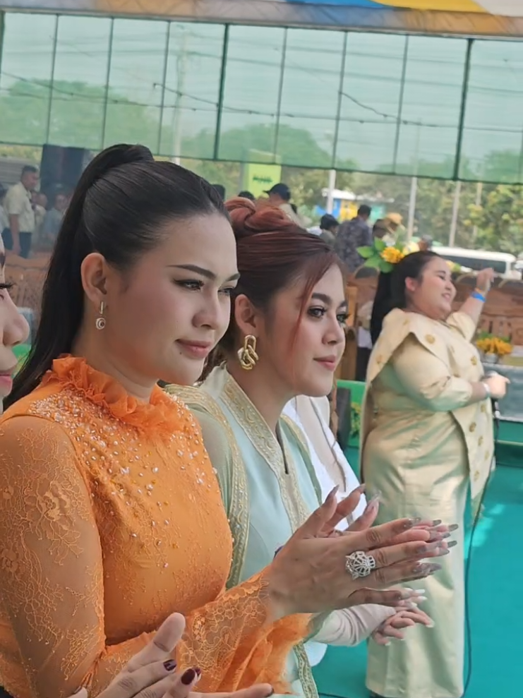 @Maylathanzin