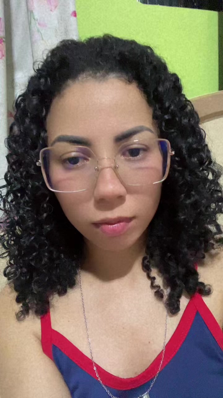 @helenaeataxia