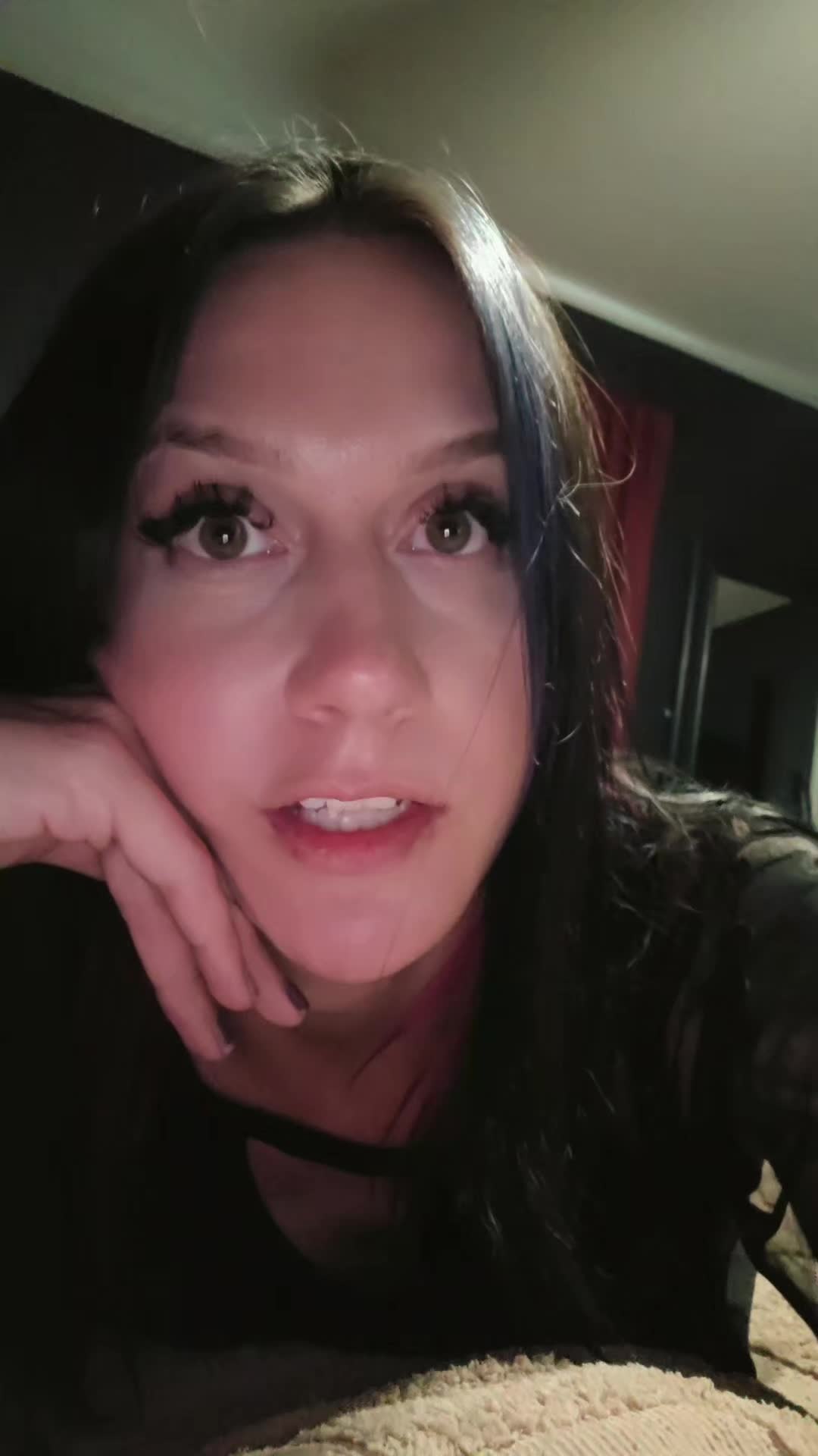 @𝕷.𝕶𝖓𝖎𝖌𝖍𝖙 ☕️📚🤘